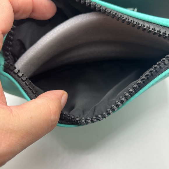 CHANEL Tiffany Blue Cosmetic Bag - Picture 10 of 11